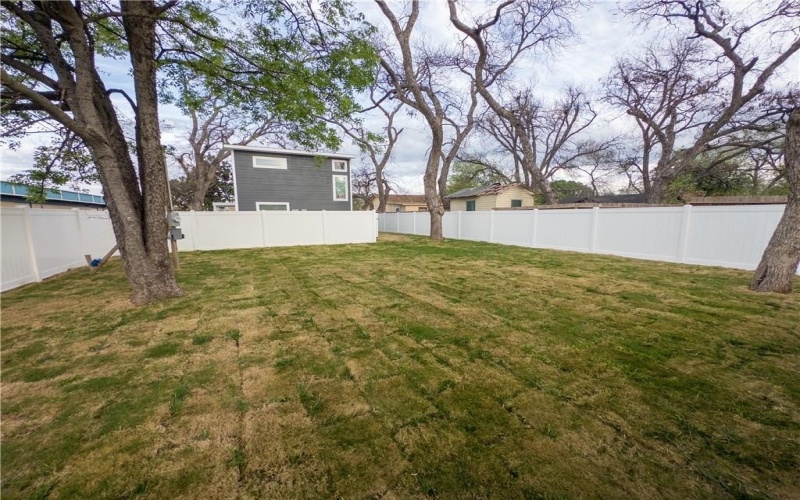 701 Earle Avenue, Waco, TX 76704, 2 Habitaciones Habitaciones , ,2 BañosBaños,Residential,En Venta,701 Earle Avenue,228133