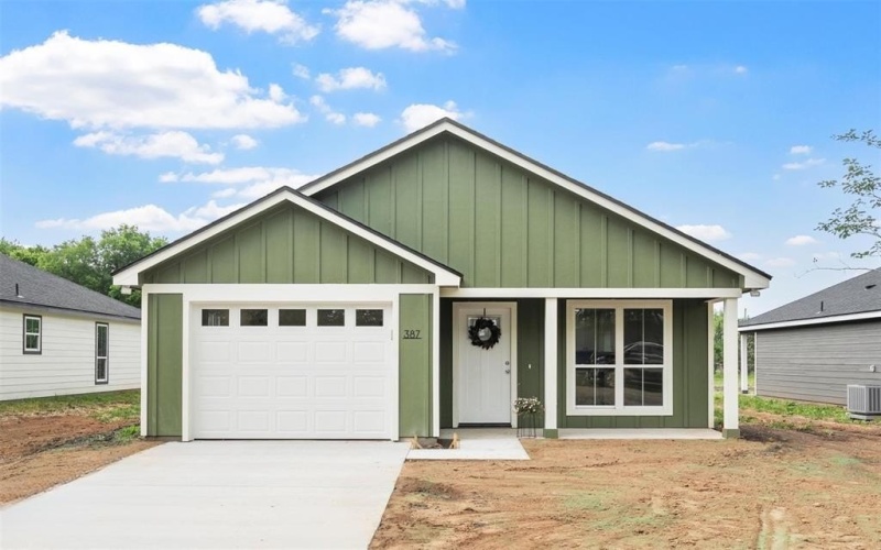 387 E Burleson Street, Mart, TX 76664, 3 Habitaciones Habitaciones , ,2 BañosBaños,Residential,En Venta,387 E Burleson Street,228450