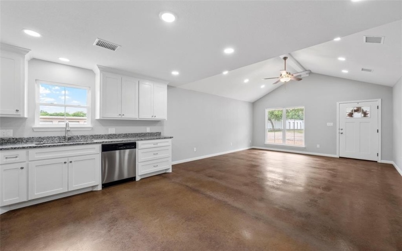 385 E Burleson Street, Mart, TX 76664, 3 Habitaciones Habitaciones , ,2 BañosBaños,Residential,En Venta,385 E Burleson Street,228452