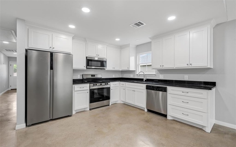 383 E Burleson Street, Mart, TX 76664, 3 Habitaciones Habitaciones , ,2 BañosBaños,Residential,En Venta,383 E Burleson Street,228453