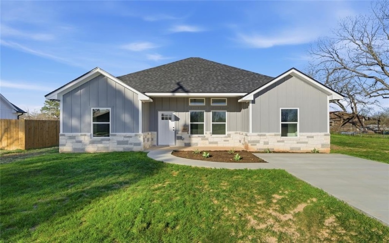 412 E Hunt Street, Bremond, TX 76629, 3 Bedrooms Bedrooms, ,2 BathroomsBathrooms,Residential,For Sale,412 E Hunt Street,0,229409