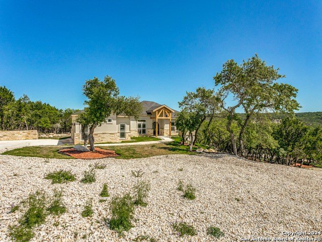 929 MOONLIGHT DR, Canyon Lake, TX 78133-6074, 4 Habitaciones Habitaciones , ,3 BañosBaños,Residential,En Venta,929 MOONLIGHT DR,1866377