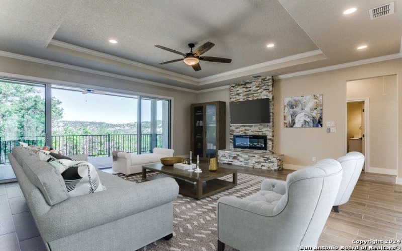 929 MOONLIGHT DR, Canyon Lake, TX 78133-6074, 4 Habitaciones Habitaciones , ,3 BañosBaños,Residential,En Venta,929 MOONLIGHT DR,1866377