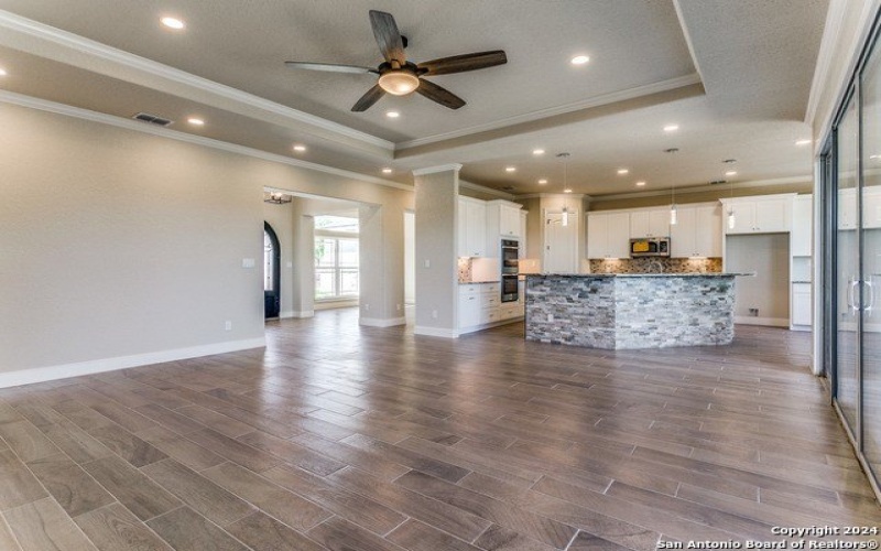 929 MOONLIGHT DR, Canyon Lake, TX 78133-6074, 4 Habitaciones Habitaciones , ,3 BañosBaños,Residential,En Venta,929 MOONLIGHT DR,1866377
