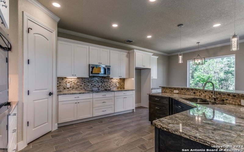 929 MOONLIGHT DR, Canyon Lake, TX 78133-6074, 4 Habitaciones Habitaciones , ,3 BañosBaños,Residential,En Venta,929 MOONLIGHT DR,1866377