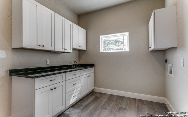 929 MOONLIGHT DR, Canyon Lake, TX 78133-6074, 4 Habitaciones Habitaciones , ,3 BañosBaños,Residential,En Venta,929 MOONLIGHT DR,1866377