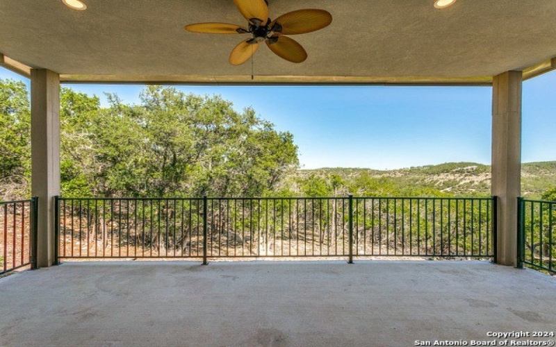 929 MOONLIGHT DR, Canyon Lake, TX 78133-6074, 4 Habitaciones Habitaciones , ,3 BañosBaños,Residential,En Venta,929 MOONLIGHT DR,1866377