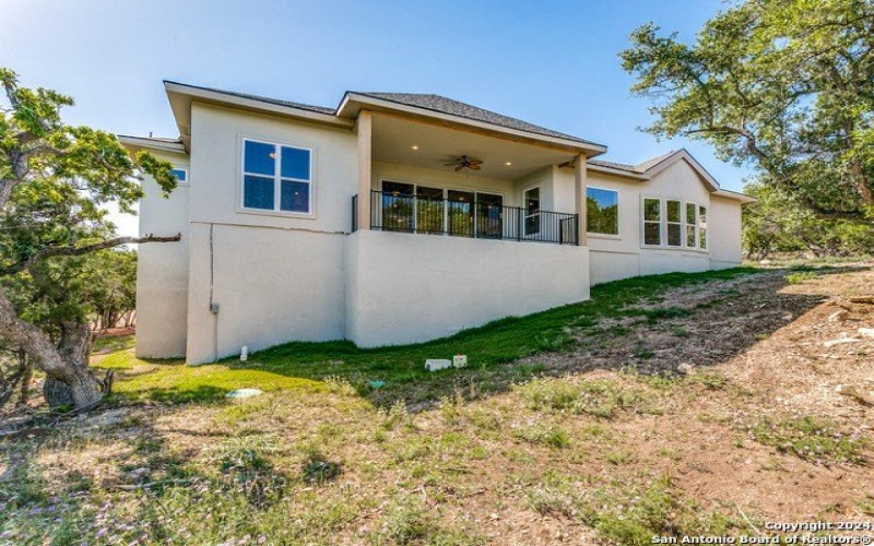 929 MOONLIGHT DR, Canyon Lake, TX 78133-6074, 4 Habitaciones Habitaciones , ,3 BañosBaños,Residential,En Venta,929 MOONLIGHT DR,1866377