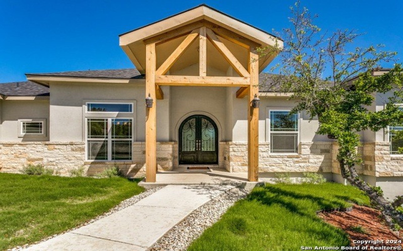929 MOONLIGHT DR, Canyon Lake, TX 78133-6074, 4 Habitaciones Habitaciones , ,3 BañosBaños,Residential,En Venta,929 MOONLIGHT DR,1866377