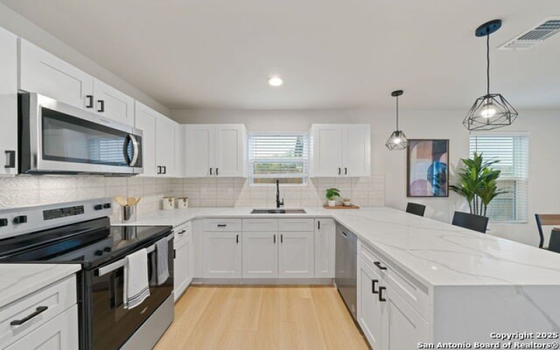 1102 S Gevers St, San Antonio, TX 78210, 3 Bedrooms Bedrooms, ,2 BathroomsBathrooms,Residential,For Sale,1102 S Gevers St,1865845