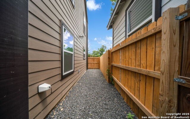 1106 S Gevers St, San Antonio, TX 78210, 3 Bedrooms Bedrooms, ,2 BathroomsBathrooms,Residential,For Sale,1106 S Gevers St,1865860