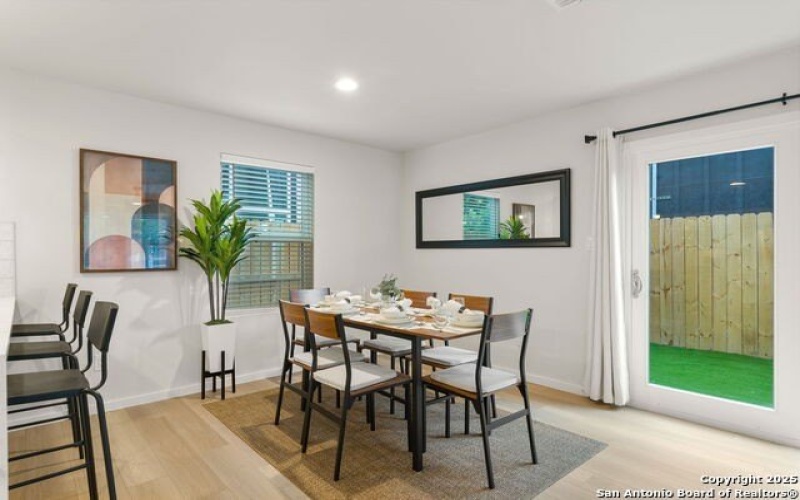 1108 S Gevers St, San Antonio, TX 78203, 3 Habitaciones Habitaciones , ,2 BañosBaños,Residential,En Venta,1108 S Gevers St,0,1865861