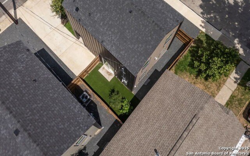 1108 S Gevers St, San Antonio, TX 78203, 3 Habitaciones Habitaciones , ,2 BañosBaños,Residential,En Venta,1108 S Gevers St,0,1865861