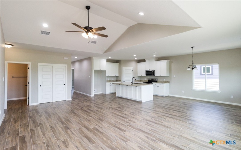 109 Lost Pines Ln, Marion, TX 78124, 4 Habitaciones Habitaciones , ,3 BañosBaños,Residential,En Venta,109 Lost Pines Ln,565253