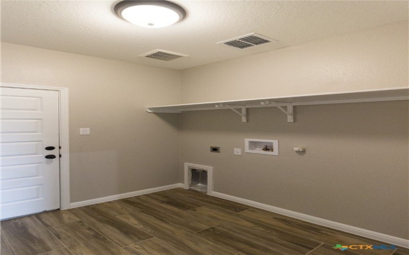 109 Lost Pines Ln, Marion, TX 78124, 4 Habitaciones Habitaciones , ,3 BañosBaños,Residential,En Venta,109 Lost Pines Ln,565253