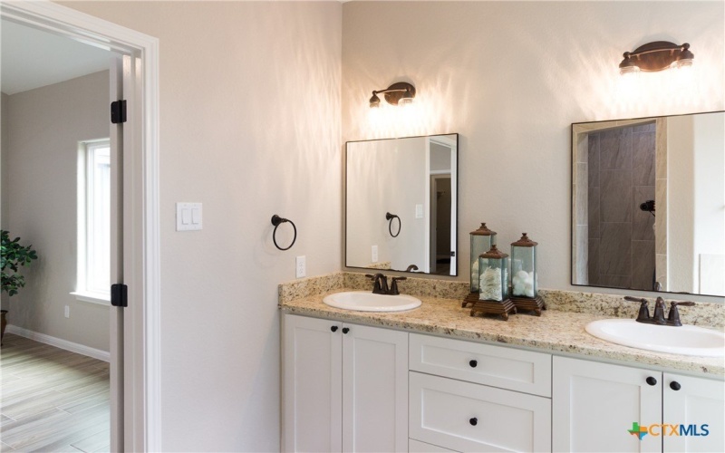 109 Lost Pines Ln, Marion, TX 78124, 4 Habitaciones Habitaciones , ,3 BañosBaños,Residential,En Venta,109 Lost Pines Ln,565253