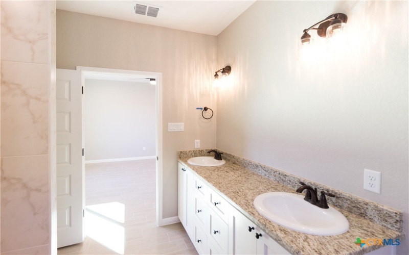 121 Lost Pines Lane, Marion, TX 78124, 3 Habitaciones Habitaciones , ,2 BañosBaños,Residential,En Venta,121 Lost Pines Lane,565289