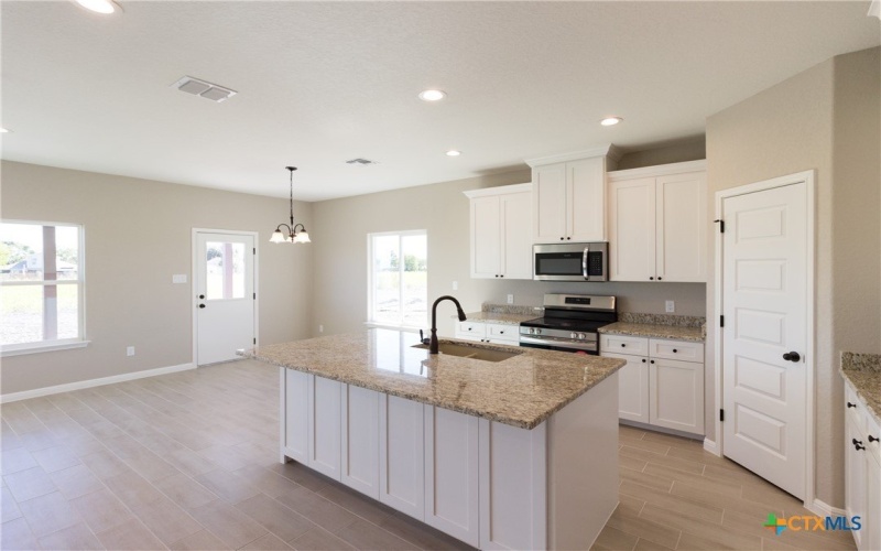 121 Lost Pines Lane, Marion, TX 78124, 3 Habitaciones Habitaciones , ,2 BañosBaños,Residential,En Venta,121 Lost Pines Lane,565289
