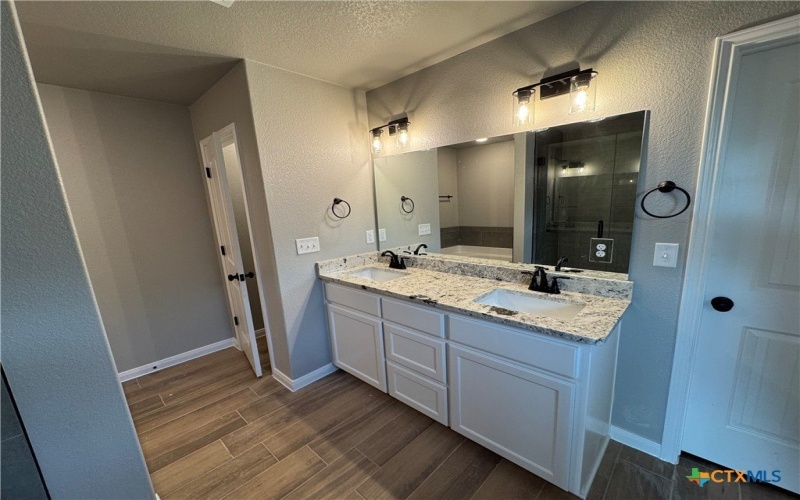 2534 Cowgirl Trail, Belton, TX 76513, 3 Bedrooms Bedrooms, ,2 BathroomsBathrooms,Residential,For Sale,2534 Cowgirl Trail,0,579944