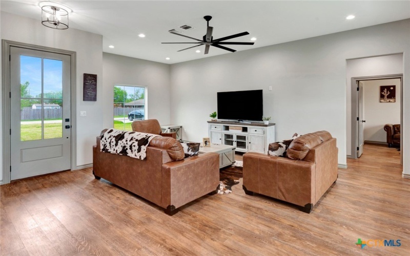 305 Turkey Lane, Victoria, TX 77905, 3 Bedrooms Bedrooms, ,2 BathroomsBathrooms,Residential,For Sale,305 Turkey Lane,575157