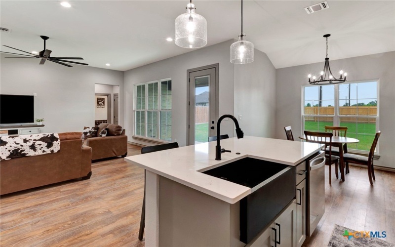 305 Turkey Lane, Victoria, TX 77905, 3 Bedrooms Bedrooms, ,2 BathroomsBathrooms,Residential,For Sale,305 Turkey Lane,575157