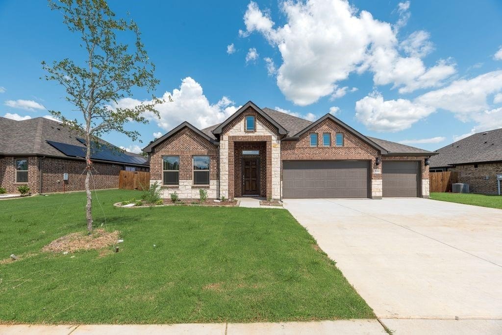 709 Mb's Way, Pilot Point, TX 76258, 3 Bedrooms Bedrooms, ,2 BathroomsBathrooms,Residential,For Sale,709 Mb's Way,20775697