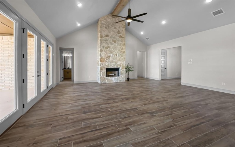 195 Coalson Crossing, Azle, TX 76020, 4 Bedrooms Bedrooms, ,2 BathroomsBathrooms,Residential,For Sale,195 Coalson Crossing,20724913