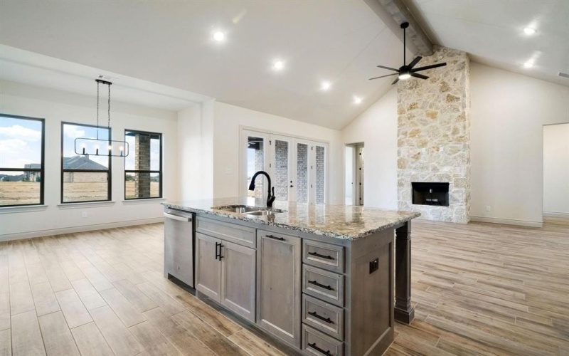 195 Coalson Crossing, Azle, TX 76020, 4 Bedrooms Bedrooms, ,2 BathroomsBathrooms,Residential,For Sale,195 Coalson Crossing,20724913