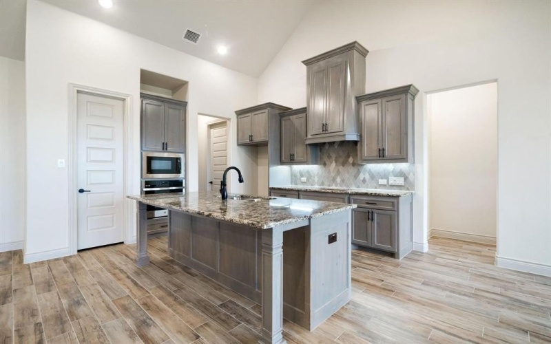 195 Coalson Crossing, Azle, TX 76020, 4 Bedrooms Bedrooms, ,2 BathroomsBathrooms,Residential,For Sale,195 Coalson Crossing,20724913