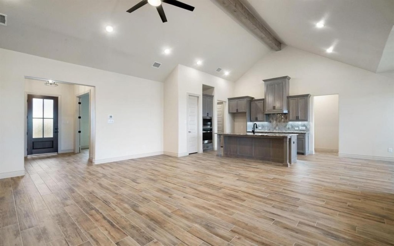 195 Coalson Crossing, Azle, TX 76020, 4 Bedrooms Bedrooms, ,2 BathroomsBathrooms,Residential,For Sale,195 Coalson Crossing,20724913