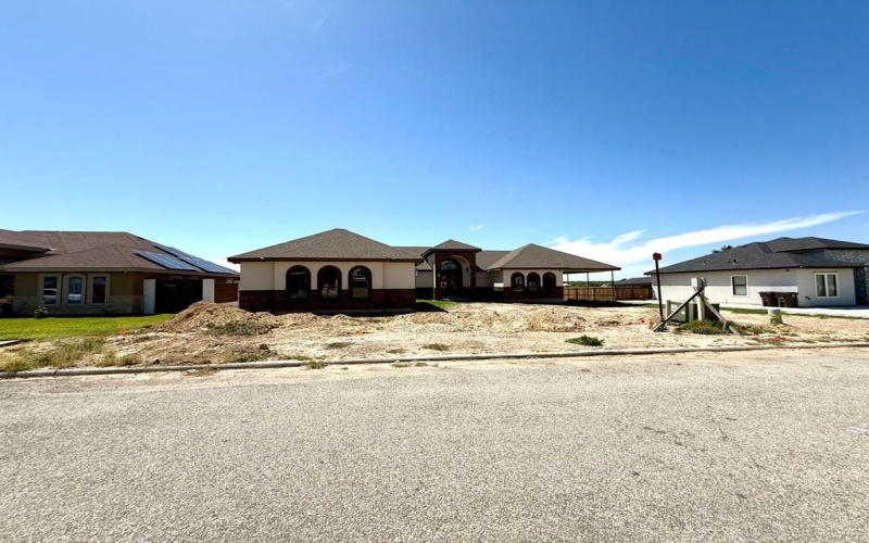 3019 CAIDA DEL SOL AVENUE, Eagle Pass, TX 78852, 3 Bedrooms Bedrooms, ,2 BathroomsBathrooms,Residential,For Sale,3019 CAIDA DEL SOL AVENUE,81258