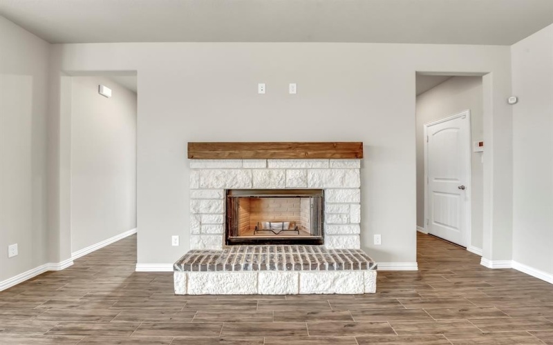 390 Big Bend Trail, Valley View, TX 76272, 4 Bedrooms Bedrooms, ,2 BathroomsBathrooms,Residential,For Sale,390 Big Bend Trail,20751844