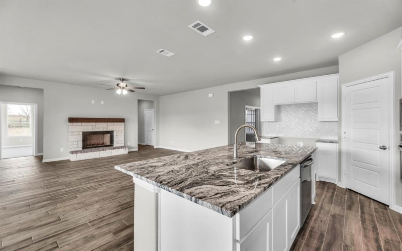 81 Yosemite Trail, Valley View, TX 76272, 4 Bedrooms Bedrooms, ,2 BathroomsBathrooms,Residential,For Sale,81 Yosemite Trail,20744089