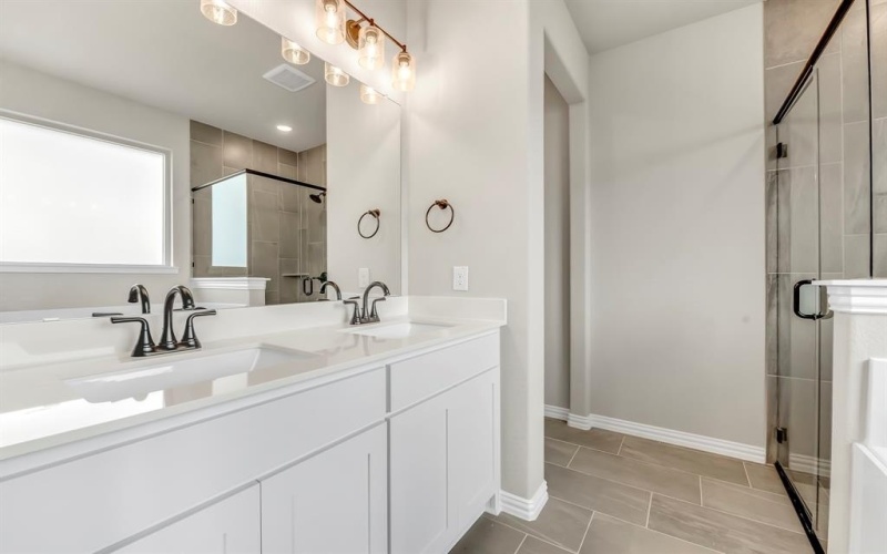 330 Big Bend Trail, Valley View, TX 76272, 3 Bedrooms Bedrooms, ,2 BathroomsBathrooms,Residential,For Sale,330 Big Bend Trail,20744585