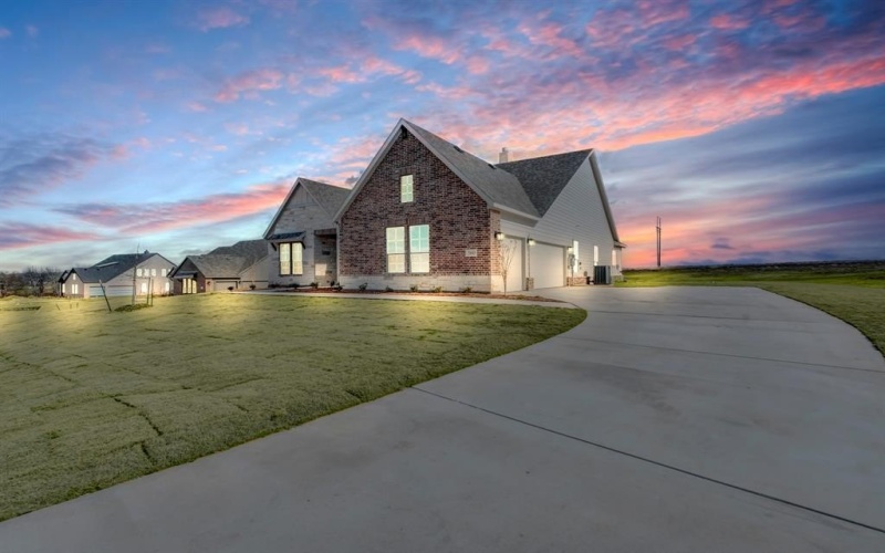 360 Big Bend Trail, Valley View, TX 76272, 4 Bedrooms Bedrooms, ,3 BathroomsBathrooms,Residential,For Sale,360 Big Bend Trail,20744607