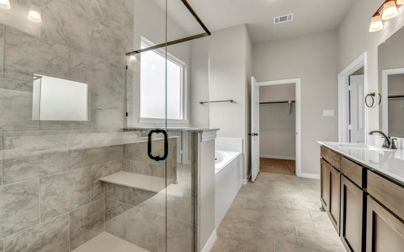 360 Big Bend Trail, Valley View, TX 76272, 4 Bedrooms Bedrooms, ,3 BathroomsBathrooms,Residential,For Sale,360 Big Bend Trail,20744607