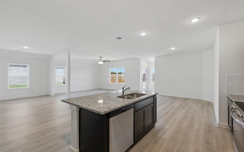 212 Mercy Street, Godley, TX 76044, 3 Habitaciones Habitaciones , ,2 BañosBaños,Residential,En Venta,212 Mercy Street,20754889