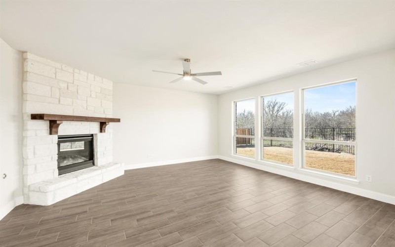 184 Creekside Drive, Sanger, TX 76266, 5 Bedrooms Bedrooms, ,3 BathroomsBathrooms,Residential,For Sale,184 Creekside Drive,20820270