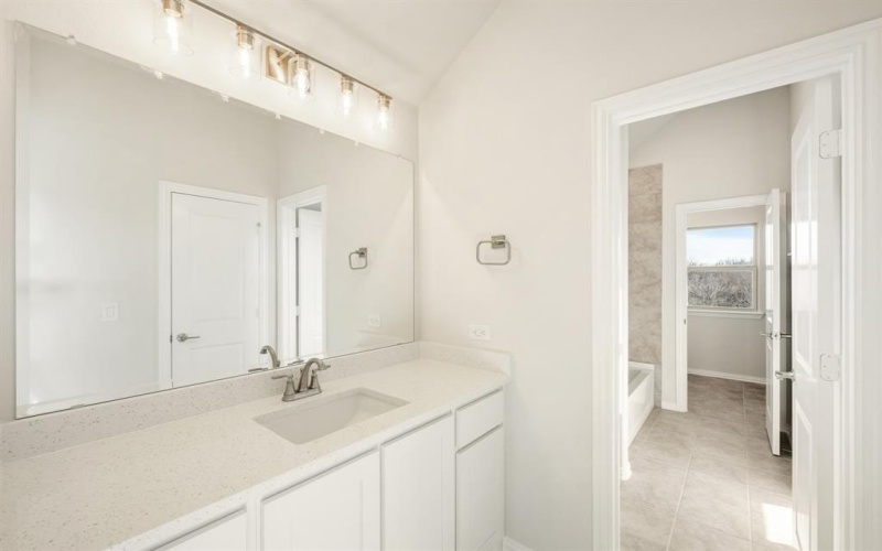 184 Creekside Drive, Sanger, TX 76266, 5 Bedrooms Bedrooms, ,3 BathroomsBathrooms,Residential,For Sale,184 Creekside Drive,20820270