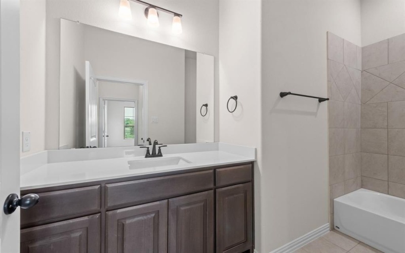 120 Roosevelt Lane, Valley View, TX 76272, 4 Bedrooms Bedrooms, ,3 BathroomsBathrooms,Residential,For Sale,120 Roosevelt Lane,20820930