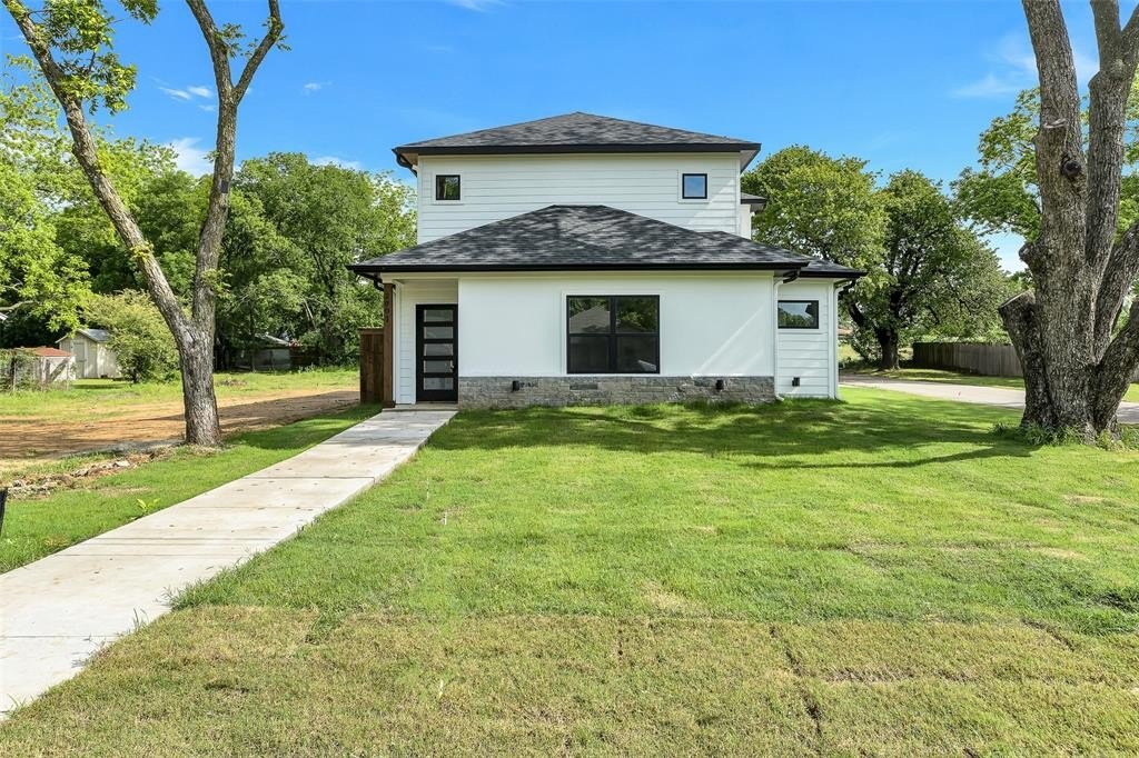 2901 W Washington Street, Denison, TX 75020, 4 Bedrooms Bedrooms, ,3 BathroomsBathrooms,Residential,For Sale,2901 W Washington Street,20814057