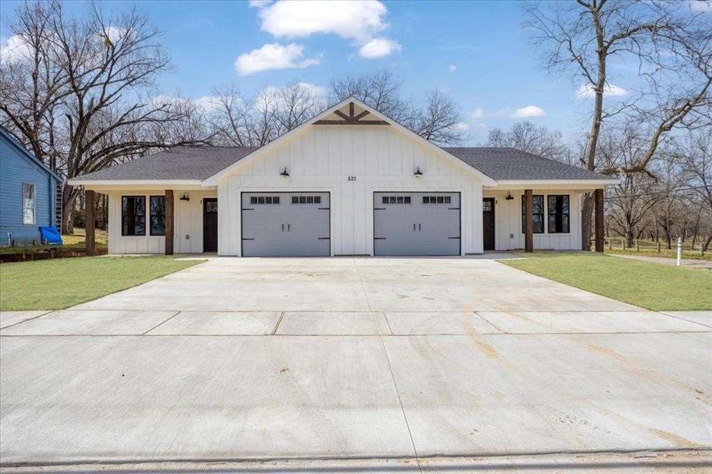 521 Gates Street #A&B, Bonham, TX 75418, 6 Habitaciones Habitaciones , ,5 BañosBaños,Residential Multi Family,En Venta,521 Gates Street,20861189