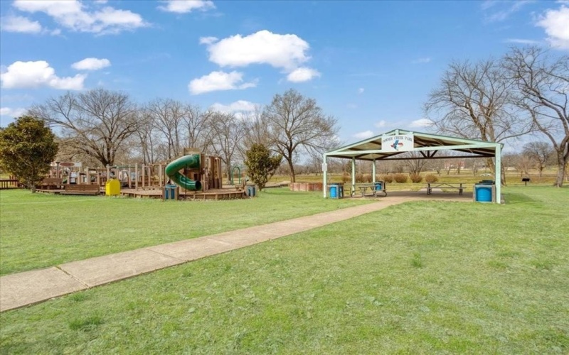 521 Gates Street #A&B, Bonham, TX 75418, 6 Habitaciones Habitaciones , ,5 BañosBaños,Residential Multi Family,En Venta,521 Gates Street,20861189