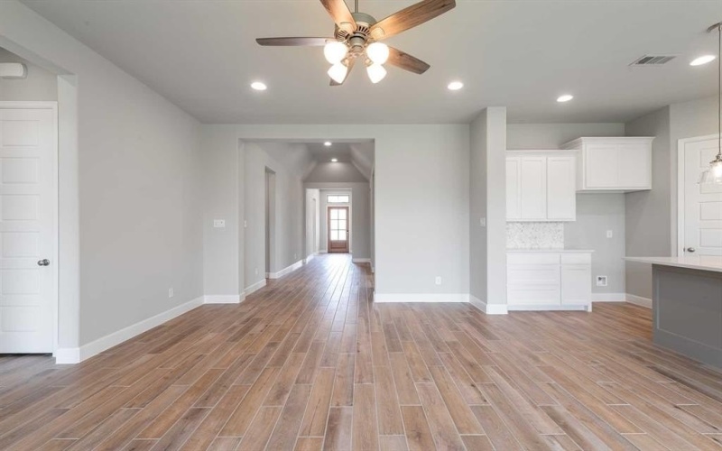 2413 Seth Drive, Midlothian, TX 76065, 4 Bedrooms Bedrooms, ,3 BathroomsBathrooms,Residential,For Sale,2413 Seth Drive,20875480