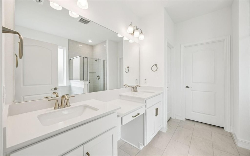 8716 Tallwood Lane, Justin, TX 76247, 5 Bedrooms Bedrooms, ,5 BathroomsBathrooms,Residential,For Sale,8716 Tallwood Lane,20877572