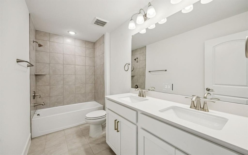 8716 Tallwood Lane, Justin, TX 76247, 5 Bedrooms Bedrooms, ,5 BathroomsBathrooms,Residential,For Sale,8716 Tallwood Lane,20877572