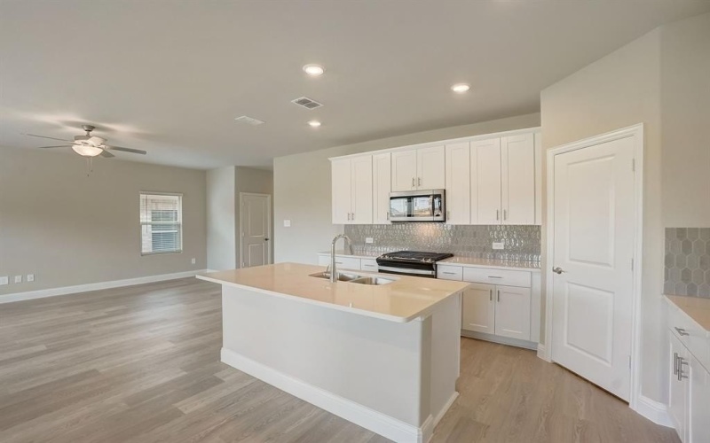 513 Ezra Lane, McKinney, TX 75069, 4 Bedrooms Bedrooms, ,2 BathroomsBathrooms,Residential,For Sale,513 Ezra Lane,20882185