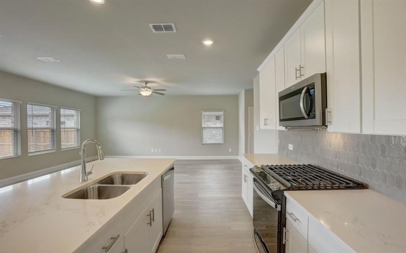 513 Ezra Lane, McKinney, TX 75069, 4 Bedrooms Bedrooms, ,2 BathroomsBathrooms,Residential,For Sale,513 Ezra Lane,20882185