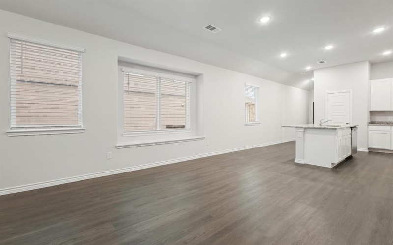 1008 Wingjet Way, Fort Worth, TX 76131, 3 Habitaciones Habitaciones , ,2 BañosBaños,Residential,En Venta,1008 Wingjet Way,20915062