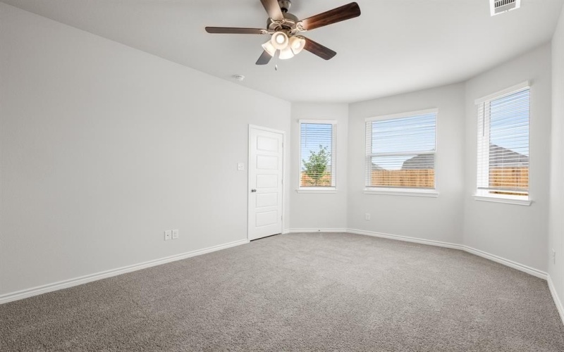 933 Rocket Plane Drive, Fort Worth, TX 76131, 4 Bedrooms Bedrooms, ,2 BathroomsBathrooms,Residential,For Sale,933 Rocket Plane Drive,20919009